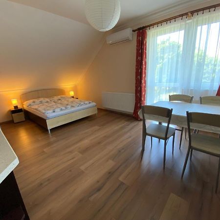 ハイデゥソボスローMagyar Apartman Iii.アパートメント エクステリア 写真