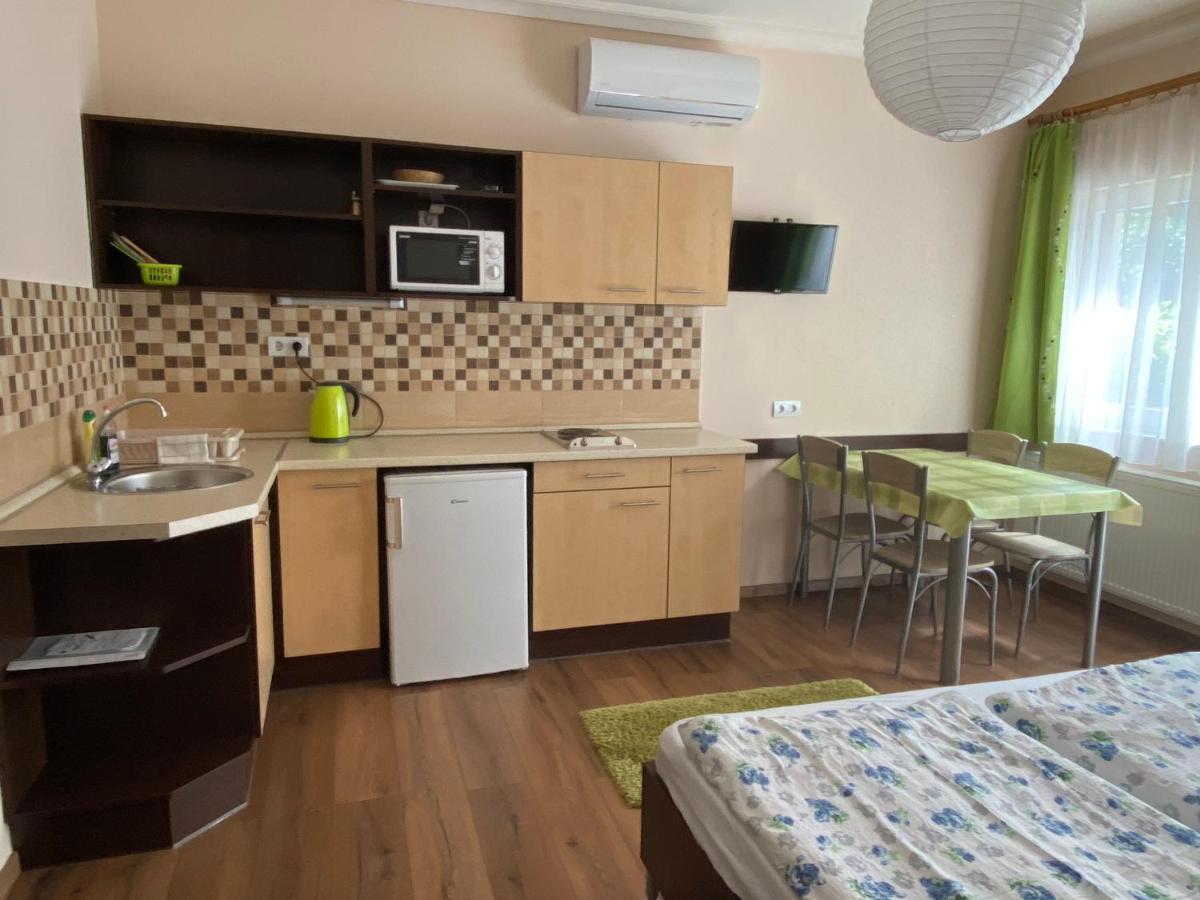 ハイデゥソボスローMagyar Apartman Iii.アパートメント エクステリア 写真