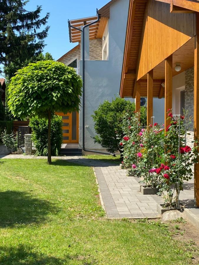 ハイデゥソボスローMagyar Apartman Iii.アパートメント エクステリア 写真