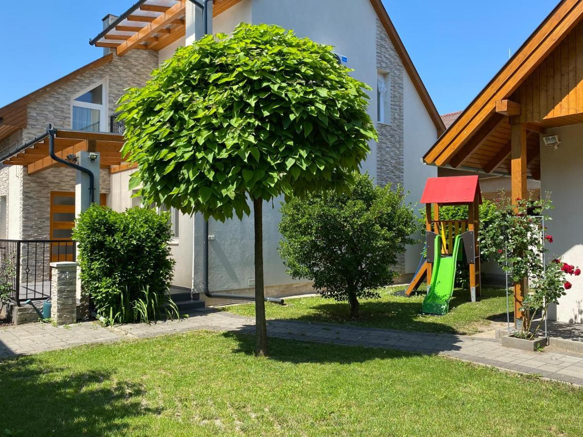 ハイデゥソボスローMagyar Apartman Iii.アパートメント エクステリア 写真