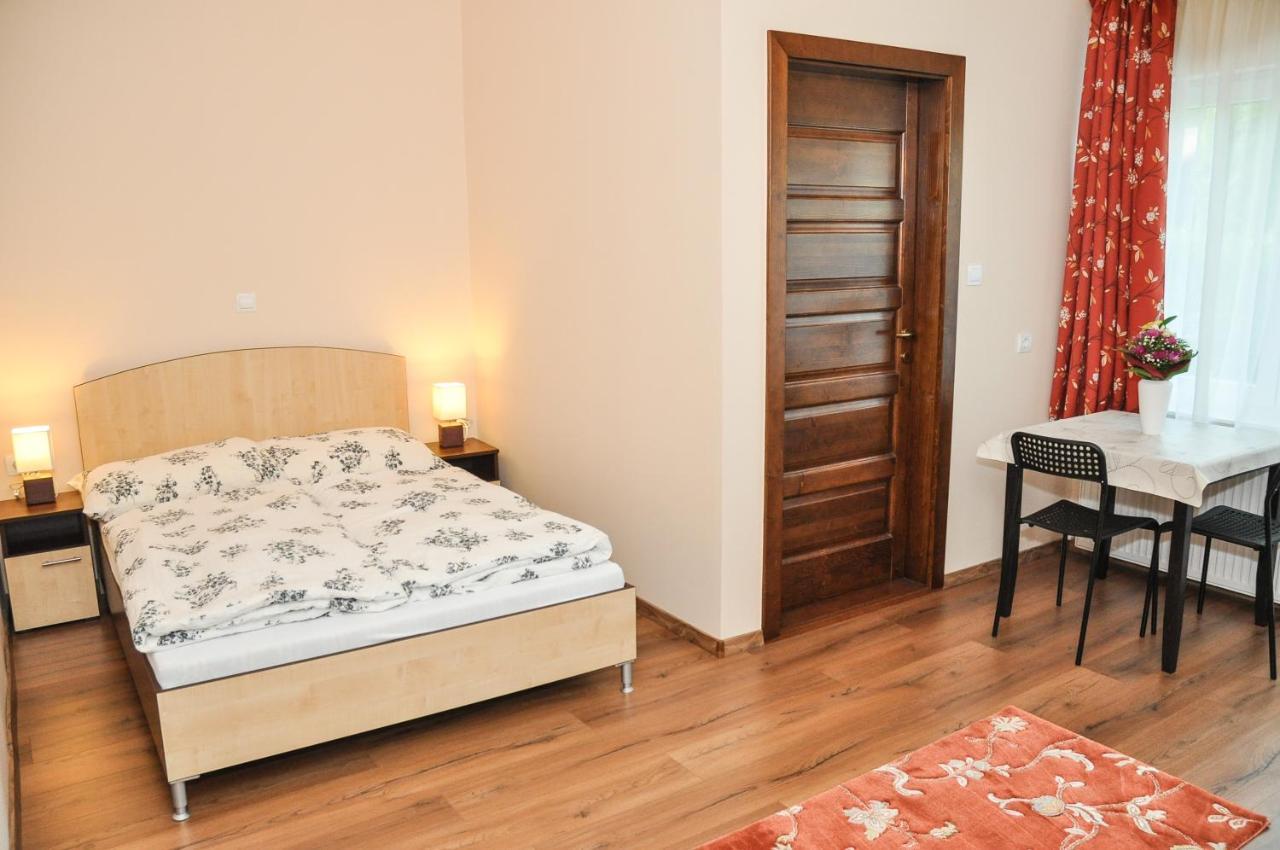 ハイデゥソボスローMagyar Apartman Iii.アパートメント エクステリア 写真