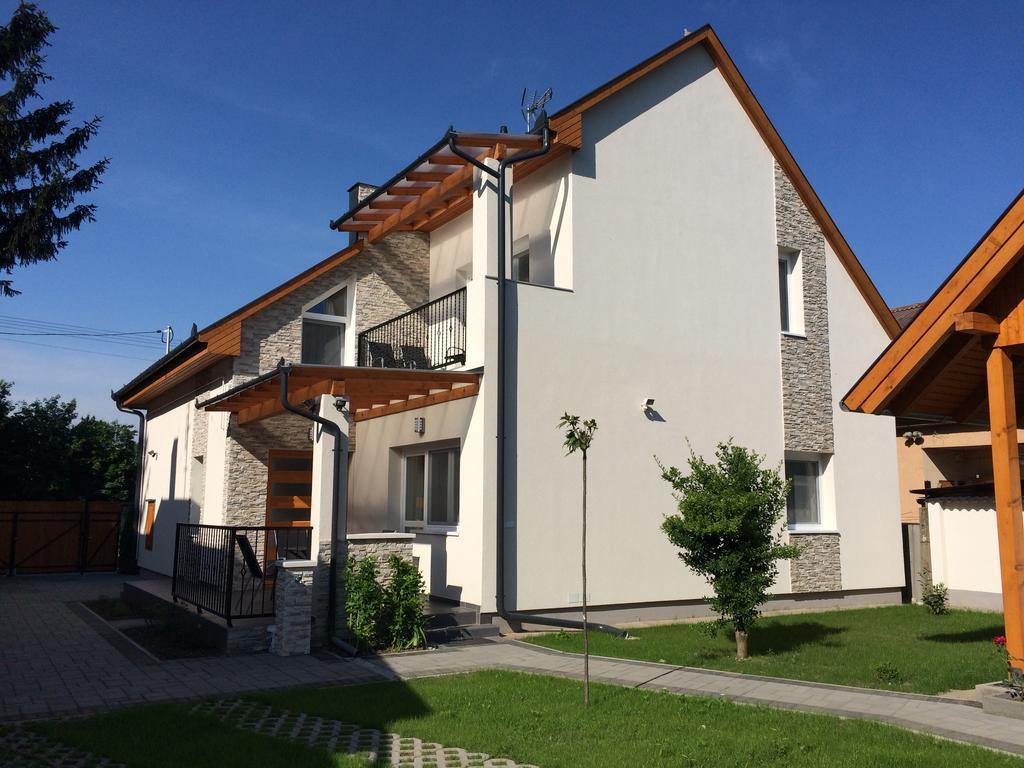 ハイデゥソボスローMagyar Apartman Iii.アパートメント エクステリア 写真