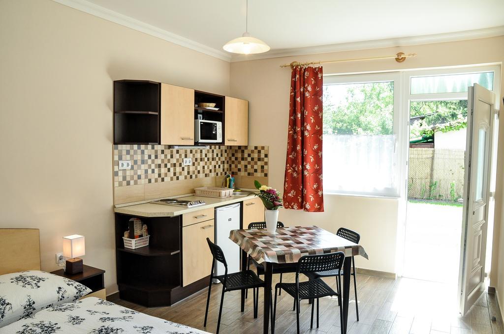 ハイデゥソボスローMagyar Apartman Iii.アパートメント エクステリア 写真