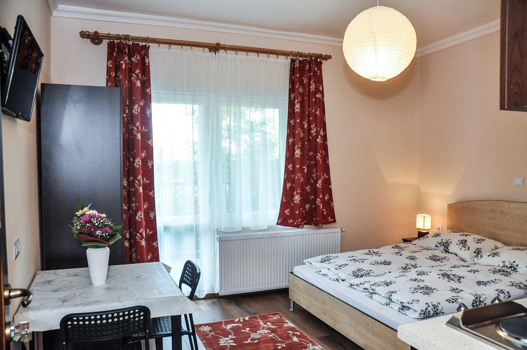 ハイデゥソボスローMagyar Apartman Iii.アパートメント エクステリア 写真