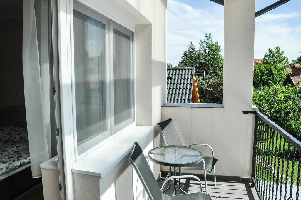 ハイデゥソボスローMagyar Apartman Iii.アパートメント エクステリア 写真
